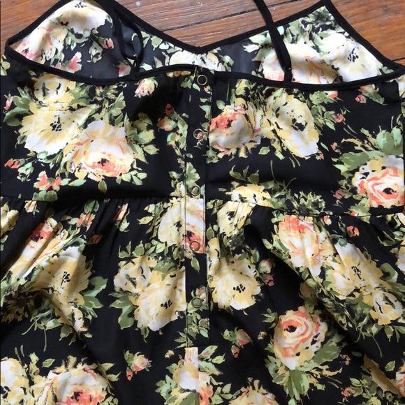 Urban Outfitters romper - Picture 3 of 4